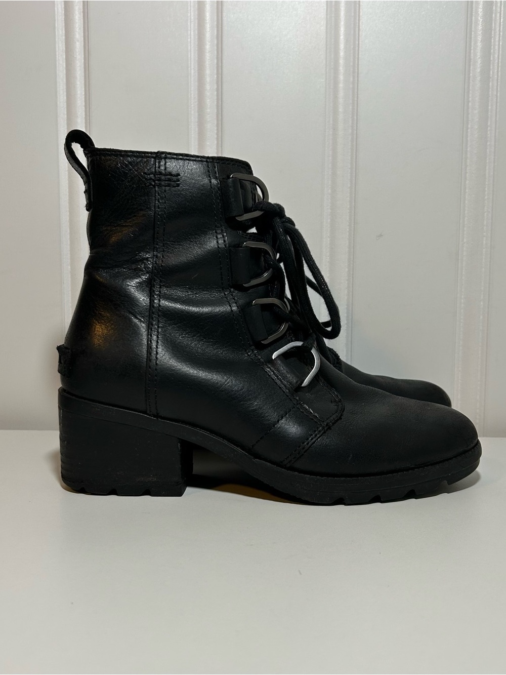 Sorel cate Black Lace-Up Block Heel Ankle Boots - Women